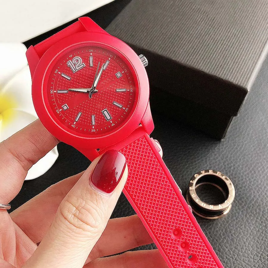 Krokodil-Quarz-Armbanduhr für Damen und Herren, Unisex, mit Zifferblatt im Tierstil, Silikon-Armbanduhr LA12298z