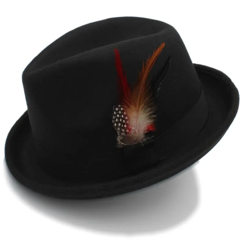 Stingy Brim Hats Kvinnor Män Feminino Felt fedora hatt för Lady Winter Autumn Wool Roll Up Homburg Jazz Feather1277U