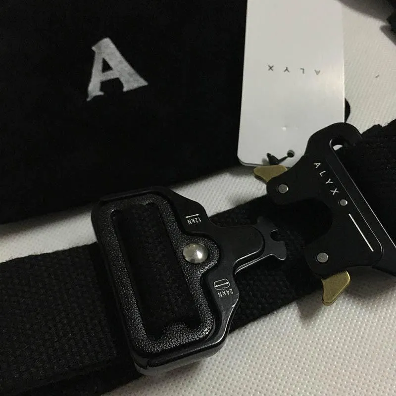 Alyxbälte 128 cm Fashion Safety Belt Men Kvinnor Rullerschas Black Metal Button Canvas Alyx224a