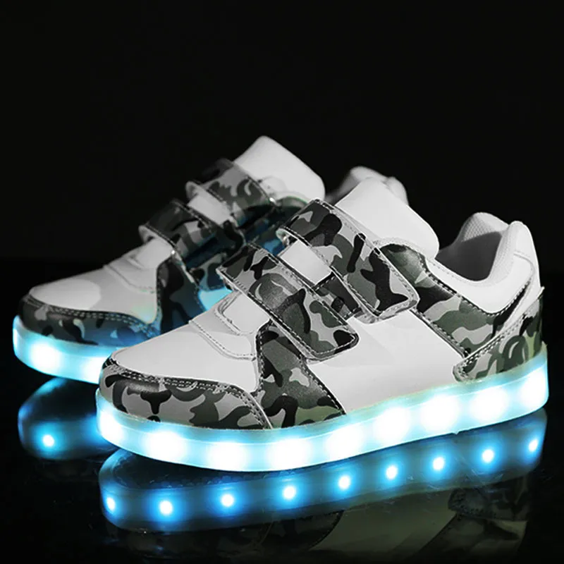 サイズ25-37キッズ照明付きの靴型子供スニーカー付きLEDライト付きUSB充電された輝くスニーカーボーイズガールズLJ201202