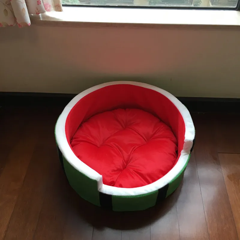 Cute Kennel House Warm Cotton Watermelon Modeling Dog Bed Mat Divano Pet Cat Bed cani Fruit Bed S M L LJ201028