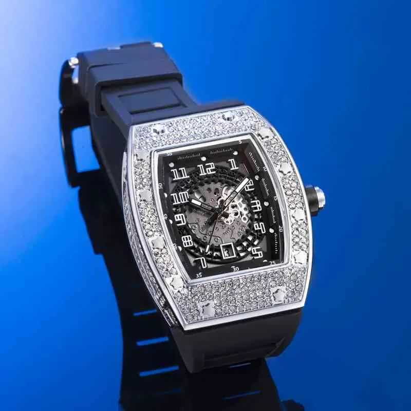 Missfox 2021 New Arrival Tonneau Men Watches Iced Out Out Out Full Diamond Rubber Strap Watch Hollow Dial Design Luxury Sport Male Clock269r