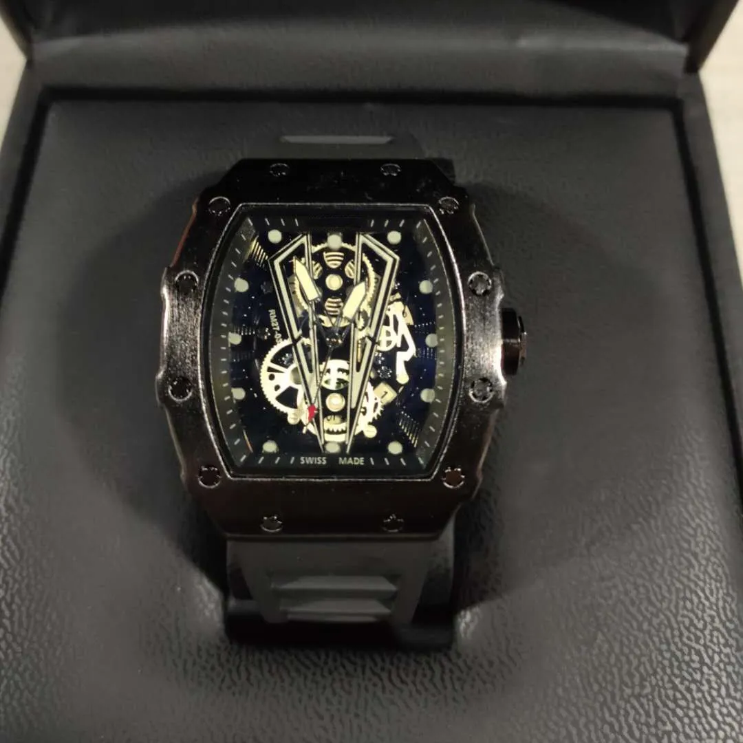 Montres-bracelets de luxe pour hommes bracelet en Silicone noir montre de créateur de mode Sport Quartz horloge analogique Relogio Masculino315G