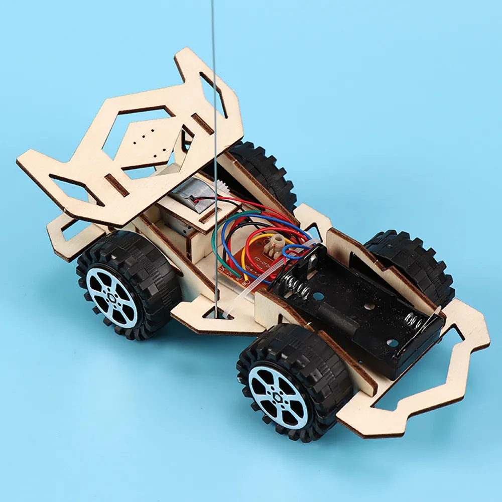 Bambini Assemblaggio fai-da-te RC Modello di auto Set Kit di esperimenti scientifici in legno Veicolo elettrico Gioco educativo Esperimento STEM Giocattoli bambini 201201