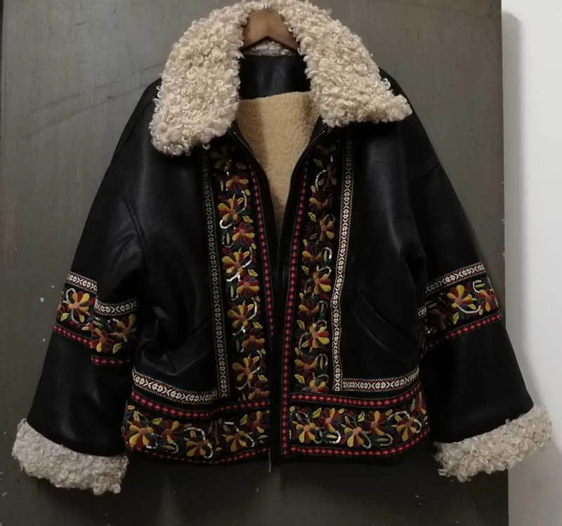 Boho-inspirierte, mit Lammhaaren bestickte Wildlederjacke für Damen, langärmelig, Boho-Damenjacke, Mantel, Wintermantel, warm, 201023