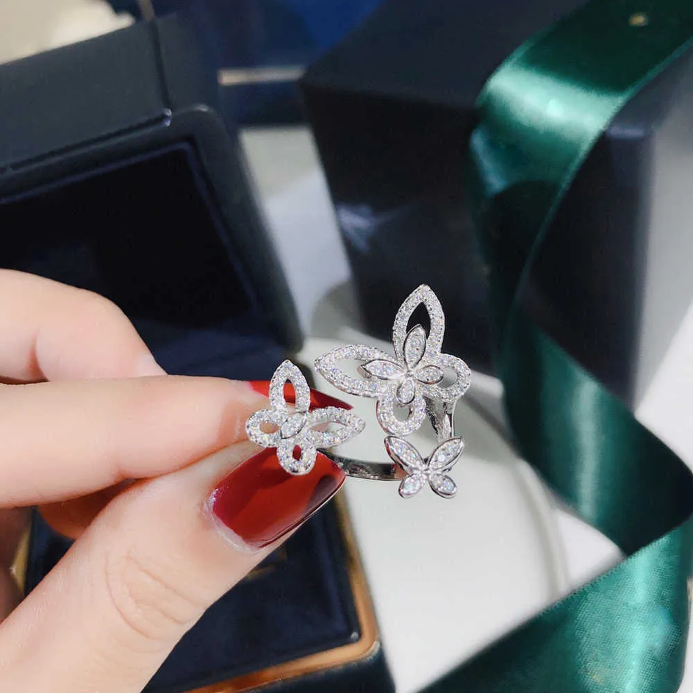 Mizaç Grace Hollow Out Kelebek Yüzük AAA Zircon S925 STERLING Gümüş Moda Lüks Marka Takı Evlenmesi Muhteşem7488767