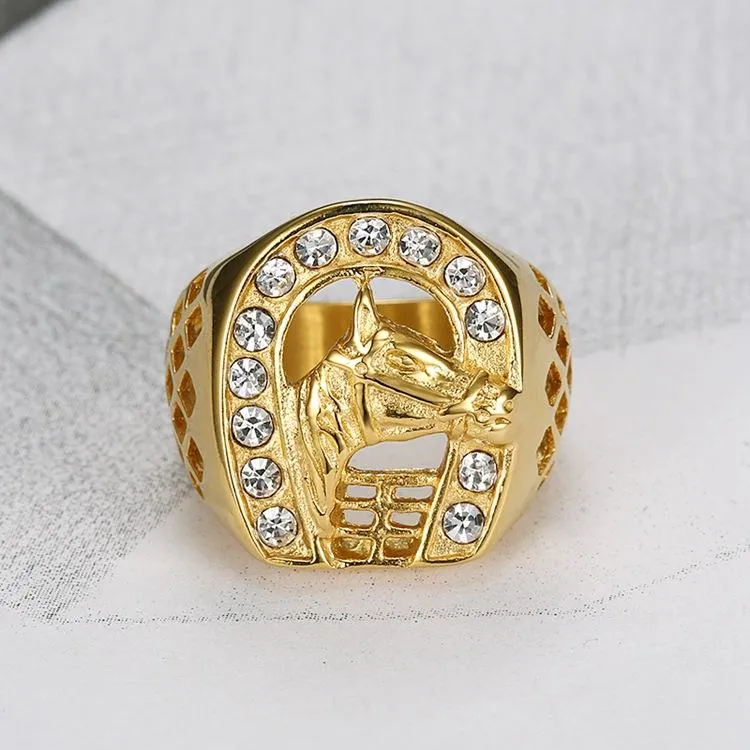 Küme Yüzük Hip Hop Mikro Pave Rhinestone Buzlu Bling Horse Ring IP Altın Dolgulu Titanyum Paslanmaz Çelik Erkekler için Jewelry320E