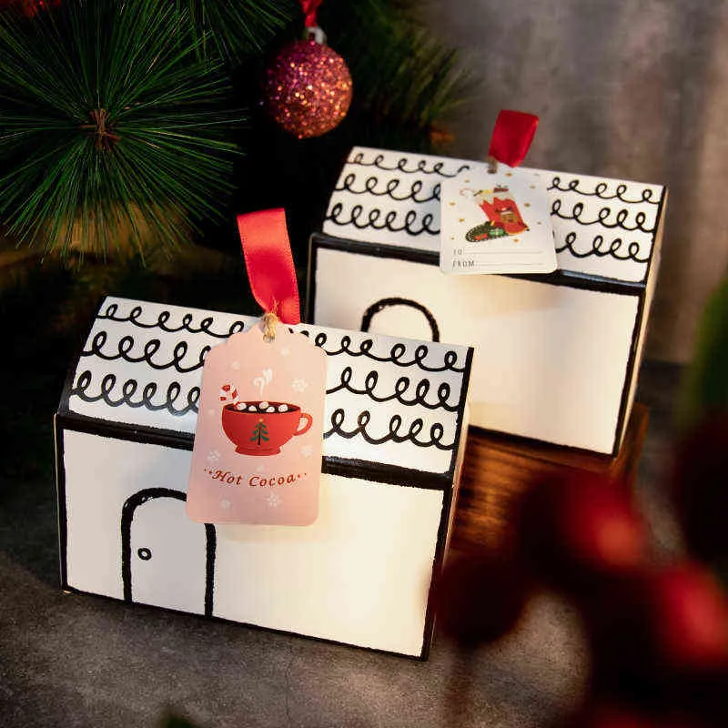 24 Ensembles Blanc Maison Forme Bonbons Boîtes Xmas Party Décoration Boîte-Cadeau avec Calendrier De L'Avent Numéro Autocollant DIY Emballage Fournitures H1231