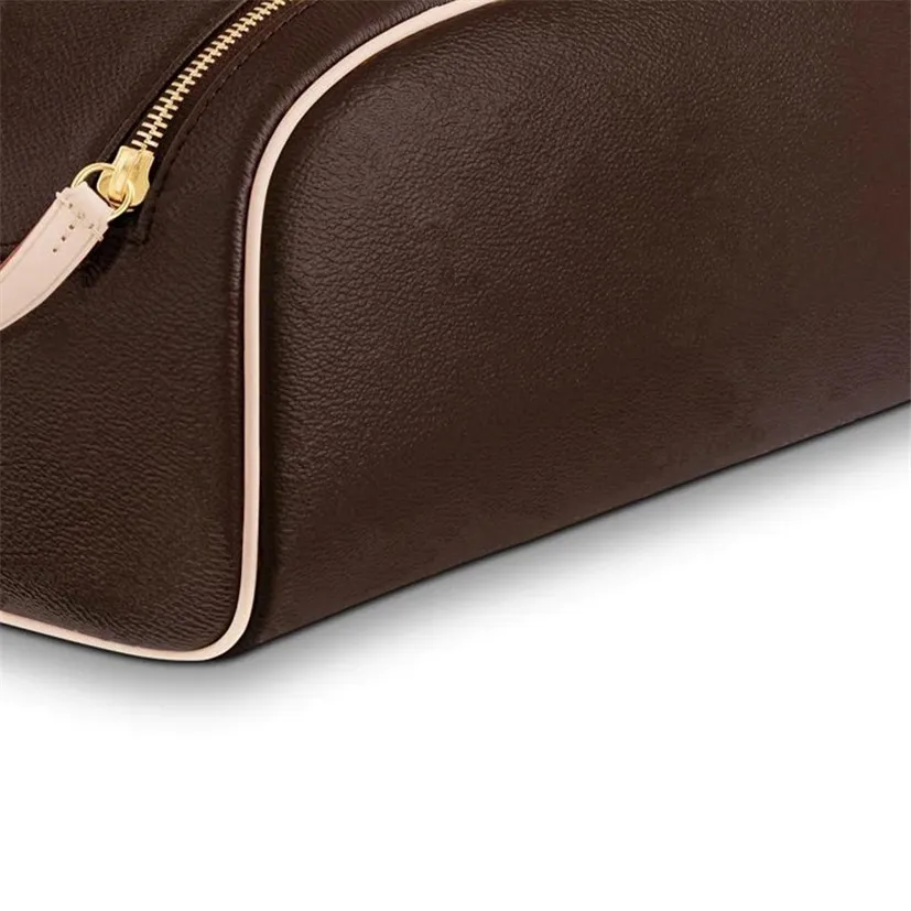 Kvinna Luxurys Designers Fashion Toatetry Pouch Cosmetic Cases Womens Makeup Bag Travel P￥sar Koppling Handv￤skor Purses Mini Pl￥nb￶cker 79245D