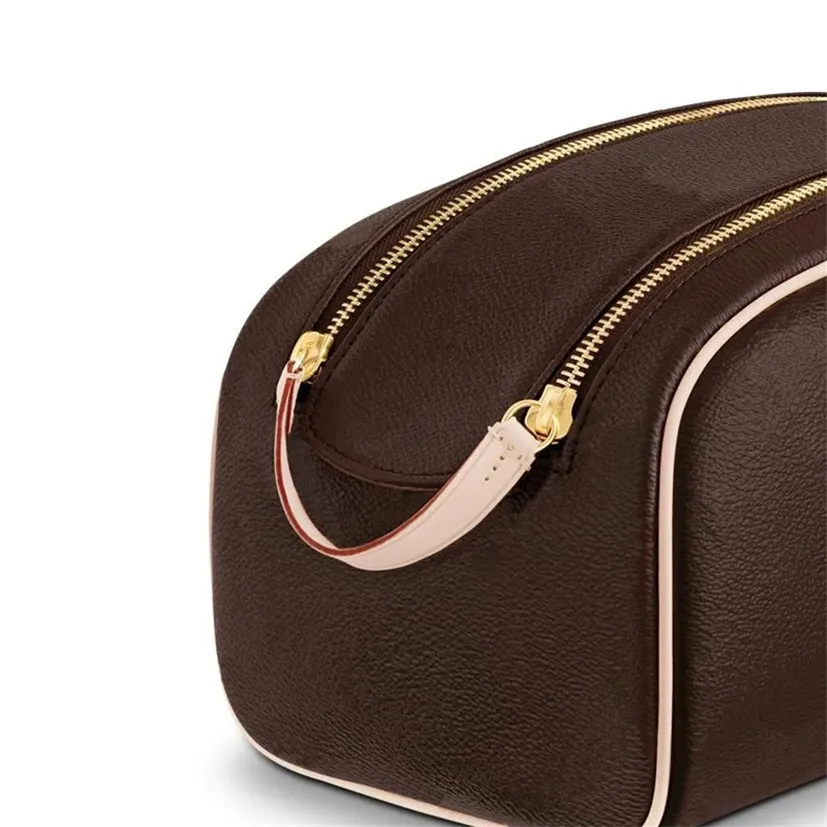 Kvinna Luxurys Designers Fashion Toatetry Pouch Cosmetic Cases Womens Makeup Bag Travel P￥sar Koppling Handv￤skor Purses Mini Pl￥nb￶cker 79243S