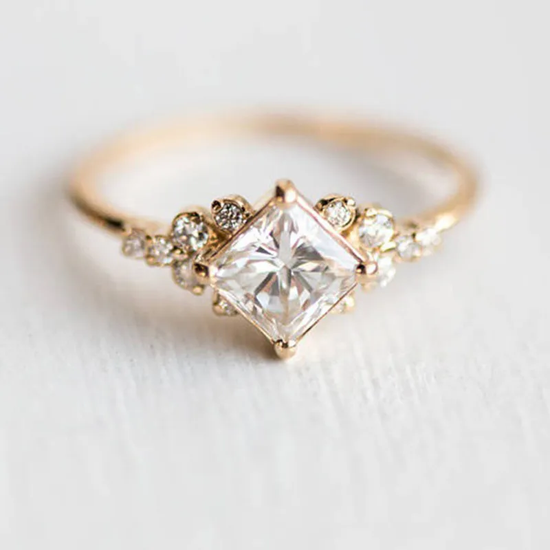Neuer Set Quadratischer Diamant Zirkon Ring 14k Gold Verlobungsring für Damen Verlobung Bevorzugtes Geschenk Modeschmuck