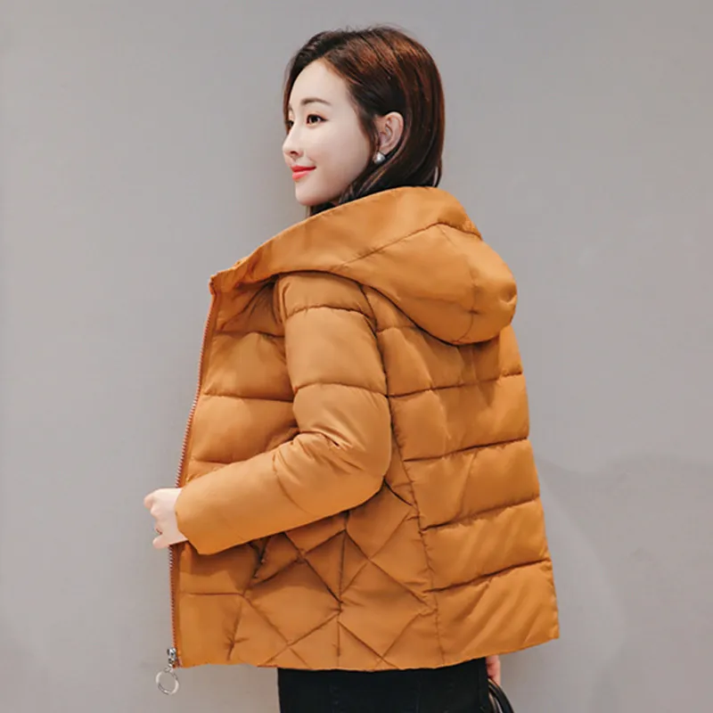 Зимняя короткая женская куртка большого размера 4xl 5xl 6xl 7xl Женский капюшон женщин Parka Plus Dize Cotton Down Осень 201127