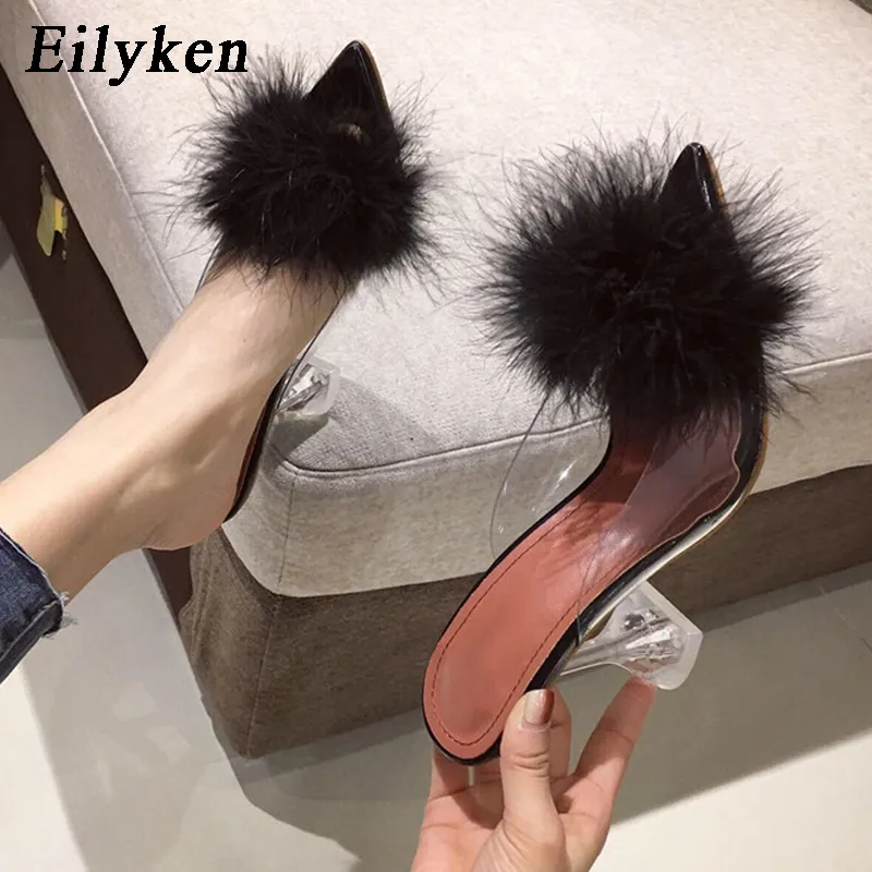 Eilyken Sommer Frau Pumpen PVC Transparent Feder Plexiglas Kristall High Heels Pelz Peep Toe Maultiere Hausschuhe Damen Rutschen Schuhe C0129