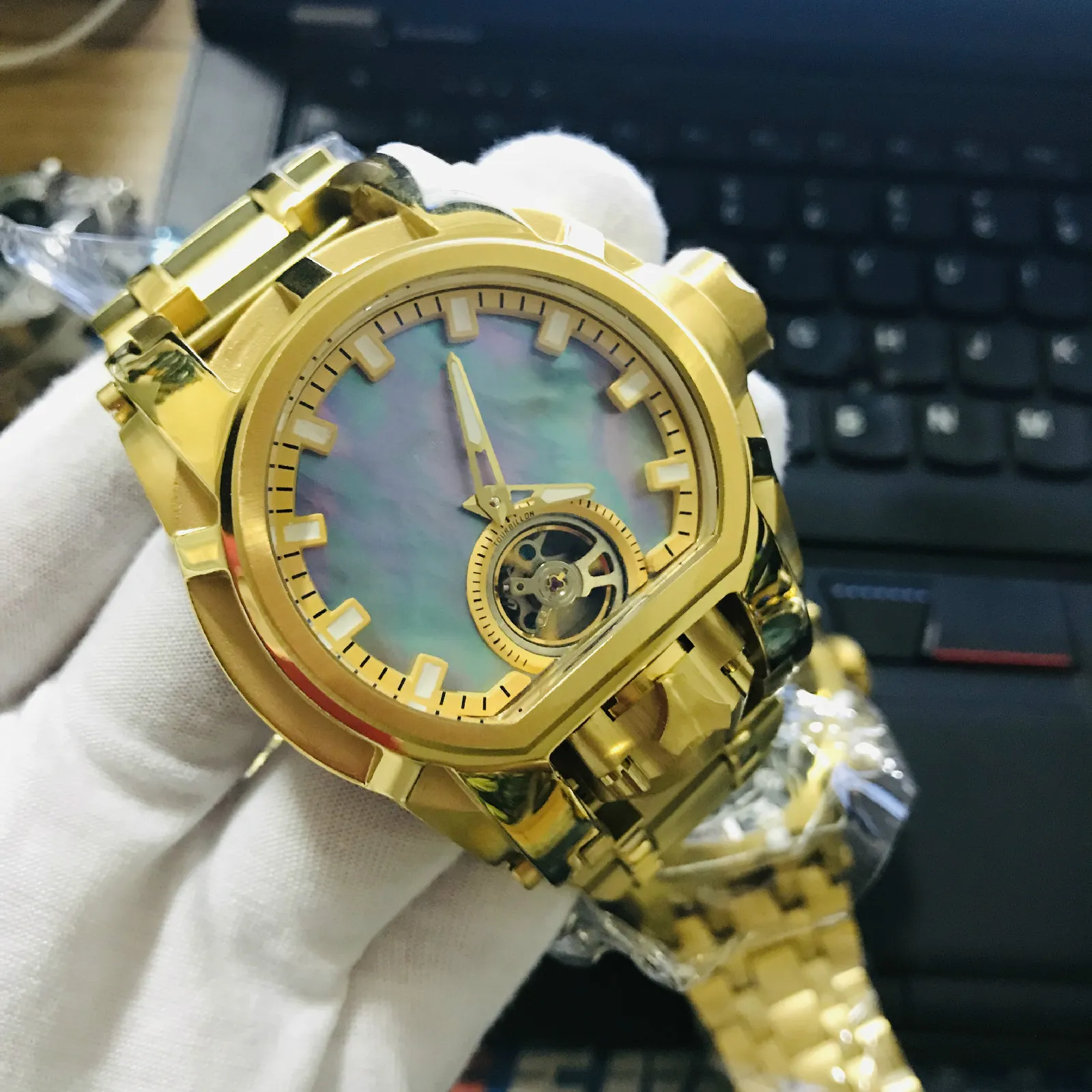 Modell 28393 Herrklocka Mekanisk kvartsreservbult Zeus Men 52mm rostfritt stål Dual Time Zone Gold Wristwatch287T