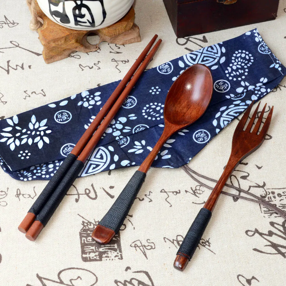 CHOPSTICKS Spoon Fork Bamboo Wood Caltlery Threepiece Japanese Wooden Wooden Chergsticks Spoon Fork Table تعيين هدية جديدة 4105753