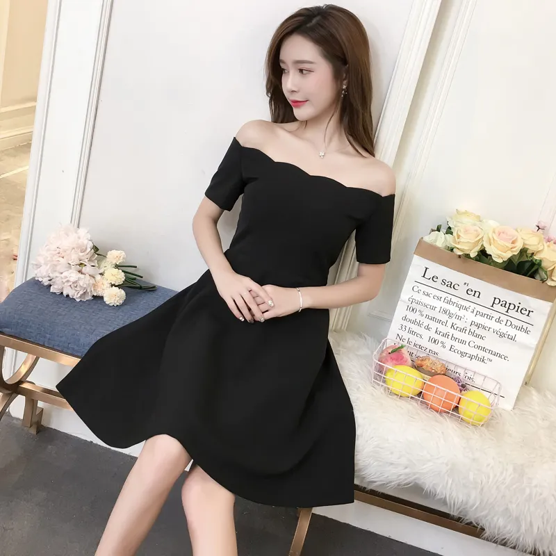 2021 in Girly Birthday Party Short Fashion Line Dressed As Princess Simple New Spring the Shoulder Empire Sexy High Waist Black QVE51173918