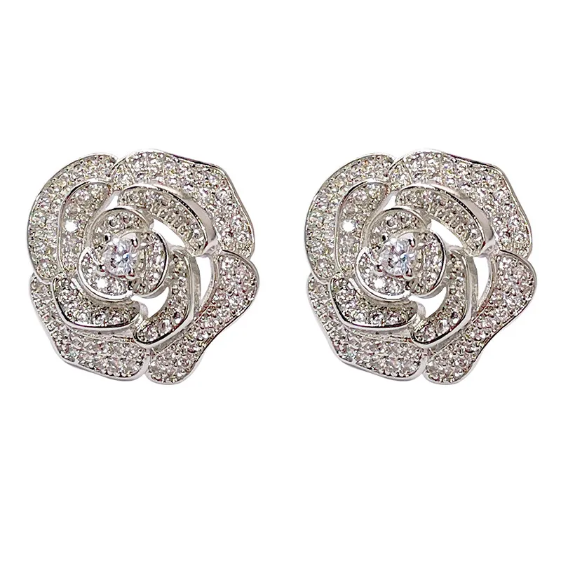 Collier de boucles d'oreilles de bracelet Zircon Camellia Set Super Bling Luxury Weddries Bijoux 18K Platinum Cover en laiton237