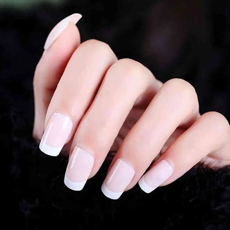False Nails 24 шт. Короткие французские ложные ногти съемные классические натуральные светло-розовые поддельные с клей полная крышка DIY маникюр ногтей инструменты 220225
