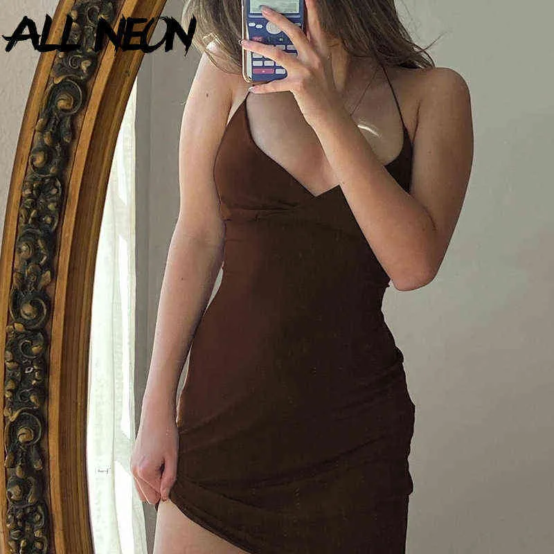 ALLNeon Y2K Vintage Sexy rückenfreies, überkreuztes, braunes Cami-Kleid, 90er-Jahre-Mode, tiefer V-Spaghettiträger, figurbetontes Minikleid, Partykleidung, Y220304