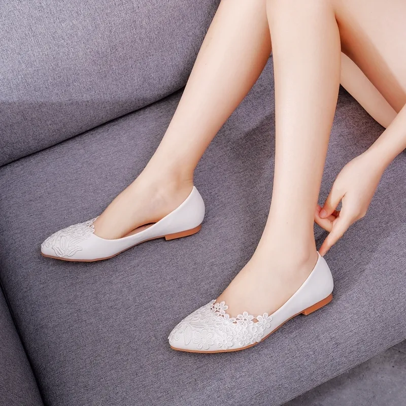 Crystal Queen Ballet Flats Wit Kant Trouwschoenen Vrouwen Casual Puntschoen Plus Maat 43 220304