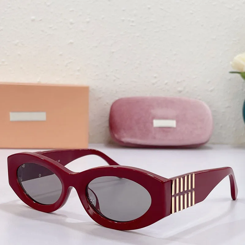 Gato olho óculos de sol mulheres moda chunky caixa quadrada pista designer óculos de sol templo letras de metal clássico preto óculos resto sh240o