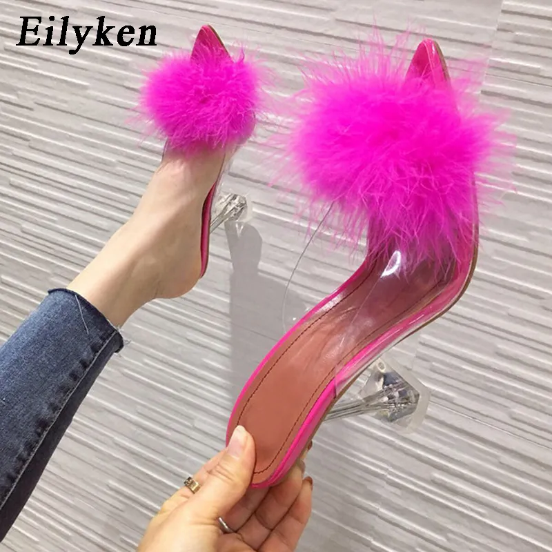 Eilyken Sommer Frau Pumpen PVC Transparent Feder Plexiglas Kristall High Heels Pelz Peep Toe Maultiere Hausschuhe Damen Rutschen Schuhe C0129