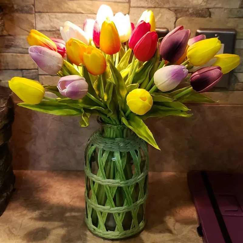 30 pçs tulipa flor artificial branco vermelho amarelo plutônio toque real tulipas falsas para decoração de casa buquê de flores falsas decoração de casamento 20246f