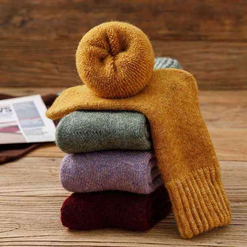 Winter Women's Thick Warm Merino Wool Socks Harajuku Retro Cold Resistant Fashion Casual Solid Color Cashmere Socks 211221
