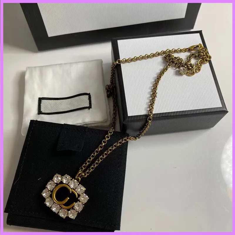 New Women Fashion Necklace Bracelet Retro Letters Daimonds Necklaces Womens Bracelets Designer Jewelry Set Ladies For Party Gifts D222258F
