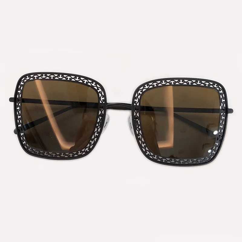 2019 Nouvelles lunettes de soleil carrées Femme Designer Retro Metal Hollow Out Sun Sunshes Luxury Shades Femme UV4005892442