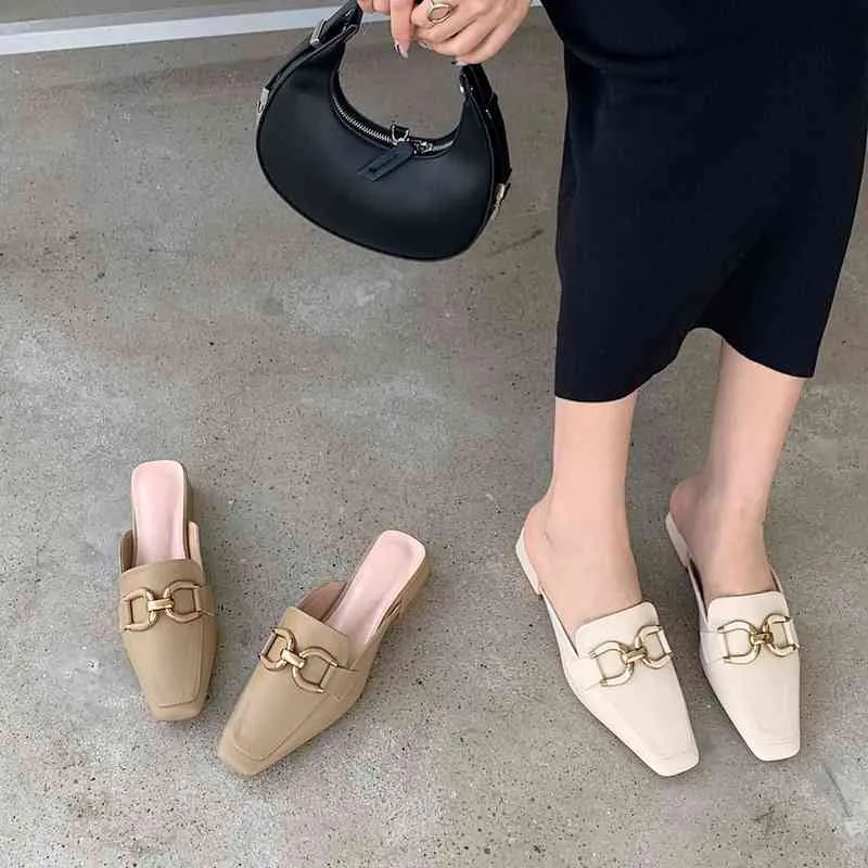 2022 Brand Designer Women Slippers Slip On Mules Flat Heel Casual Shoes British Buckle Slides Wooden Block Heels Footwear Zapato G220226