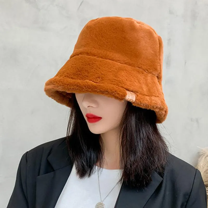 فوك دلو القبعة الشتوية نساء سميكة الشعر الاصطناعي بيج بيج أنثى دافئ السيدات مصممة فيشمان Fishman Fluffy Plush 2020196f