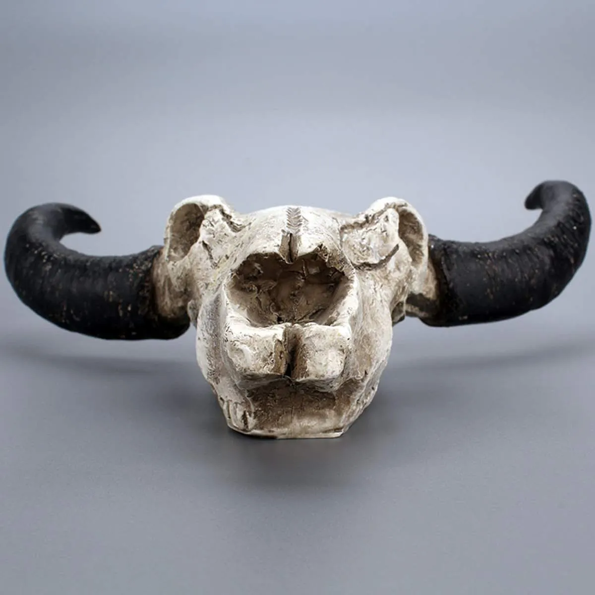 Resina Longhorn Cow Skull Head Wall Hanging decorazione 3D Animal Wildlife Scultura Figurine Artigianato Corna la decorazione domestica T200331