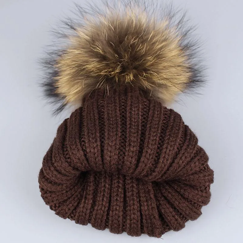 Nouveau 2 pièces ensemble enfants hiver chapeau écharpe pour filles chapeau réel fourrure de raton laveur Pom Pom bonnets femme casquette tricoté hiver Whole13094