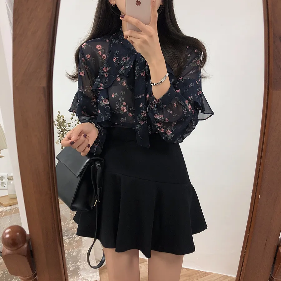 2019 Printemps Basic Chemises Blouses Femmes Japon Preppy Style Mignon Doux Filles Noir Blanc Floral Imprimé À Volants Noeud Papillon Top Chemise T200321