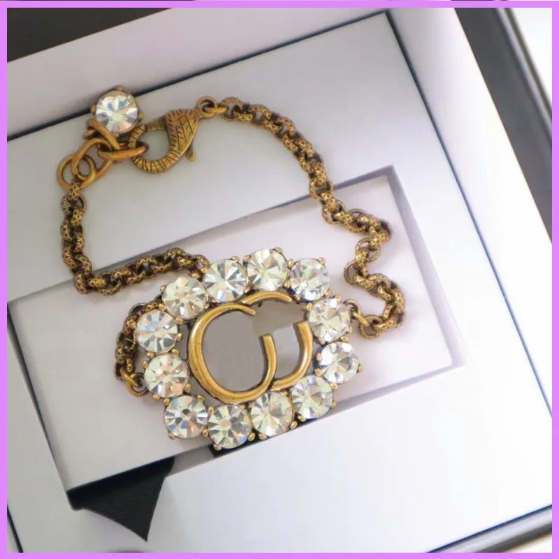 New Women Fashion Necklace Bracelet Retro Letters Daimonds Necklaces Womens Bracelets Designer Jewelry Set Ladies For Party Gifts D222258F