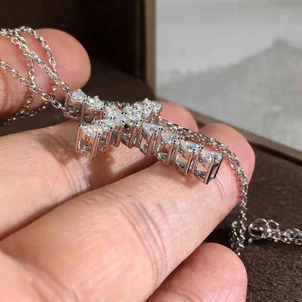 Romantiskt briljant CZ Cross Pendant Halsband Solid 925 Silver Clavicle Chain Halsband för Ladie Fine Smycken