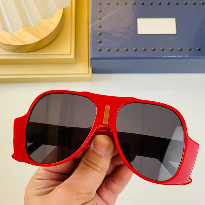 2022 Новое высшее качество 0785 Мужские солнцезащитные очки женские очки Дизайнерская личность моды Уникальный классический стиль тенденции защищает глаза GAFA1576