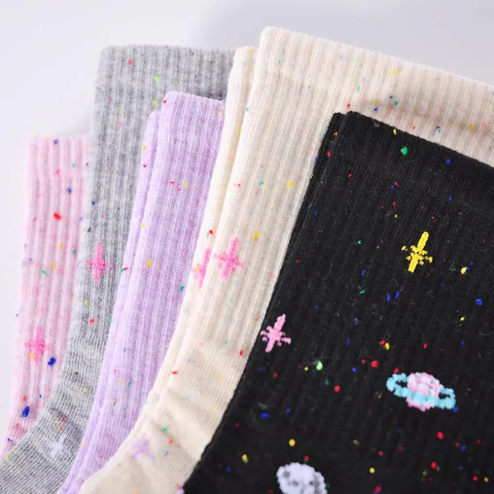 Женские носки хлопчатобумажные звезды Moon Creative Fun Socks Вселенная звездное небо Trend Trend Harajuku новинка милая средняя трубка женские хлопковые носки T200916