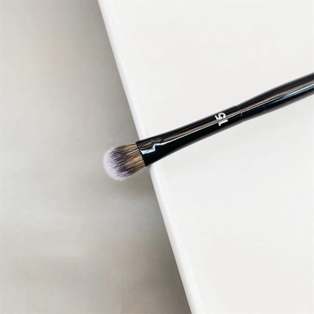 Pro Eye Shadow Makeup Brush # 15 - Mjukt liten avsmalnande Precision Lid Eyeshadow Kosmetika Skönhetsverktyg