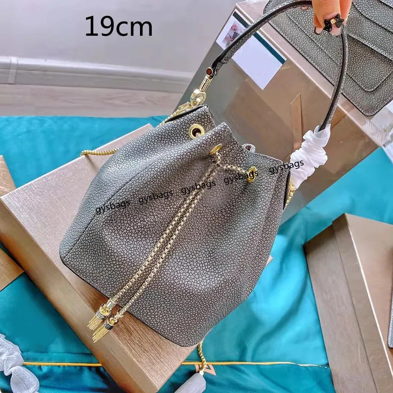 Mini Women Serpentine Bucket Påsar 2022 Designer Shiny Purses Handväskor Fashion Tiny Silver Crossbody Shoulder Chain Bag Stone Class309e
