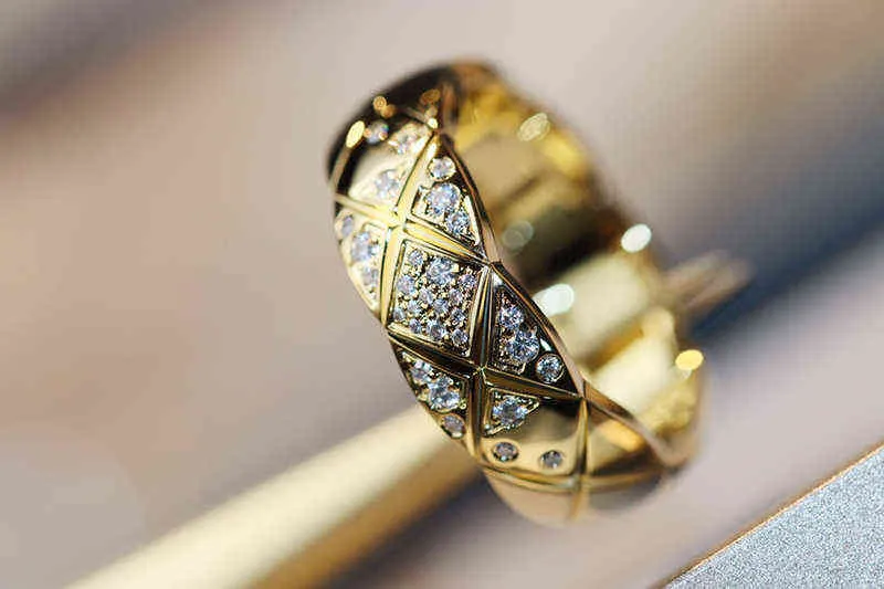 Ювелирные изделия стерлингового серебра для женщин тонкие роскоши раздавить кольца рождения подарок европейской и американской классической моды пару свадьба 220209