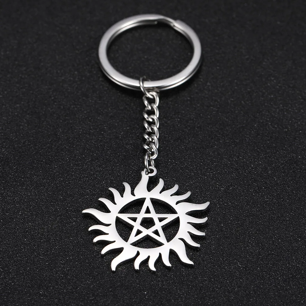 10 pçs / set Shinning Sun Pentagrama Charm Chaveiro Supernatural Dean Dean Chaveiro De Aço Inoxidável Chaveiro Titular Pingente Para Bolsa