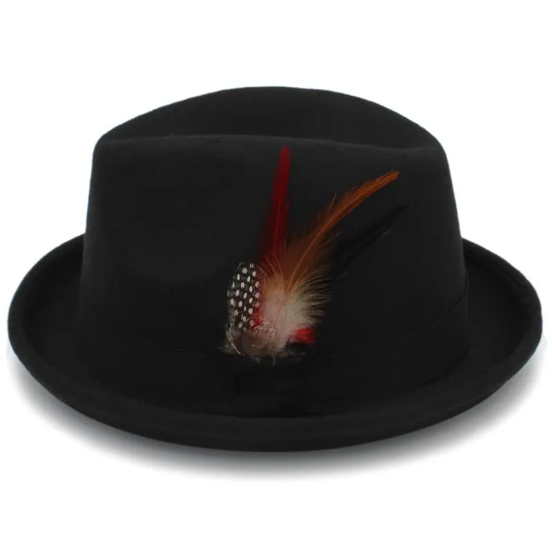 Stingy Brim Hats Kvinnor Män Feminino Felt fedora hatt för Lady Winter Autumn Wool Roll Up Homburg Jazz Feather1277U