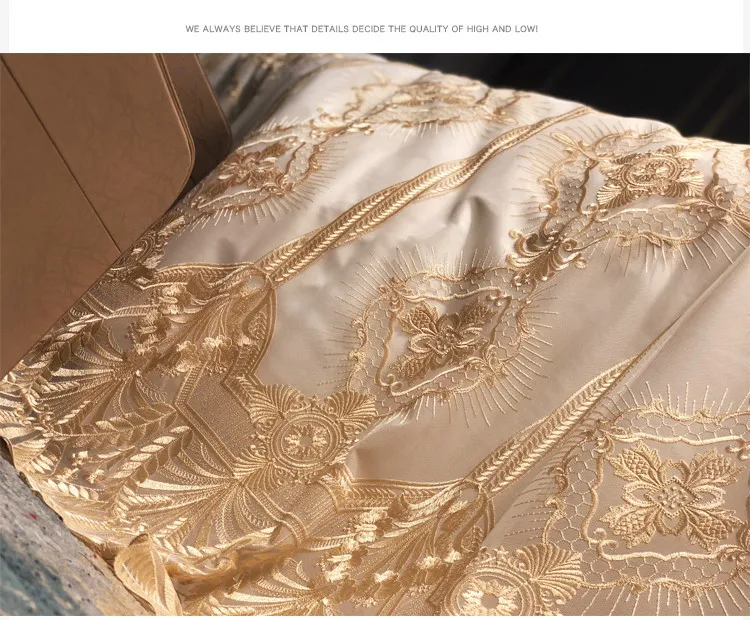 Bred Golden Lace Duvet / Trevlig täcke Set Rosa Vit Premium Egyptisk Bomull Sängkläder Lyx Queen King Size Bed Sheet Set T200706