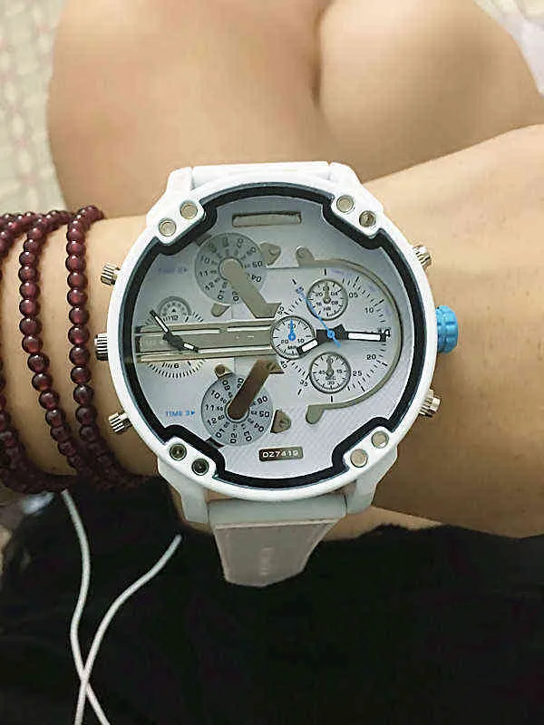 Hommes grand grand cadran montre mode horloge individuelle ceinture en Silicone 7419 montre à Quartz blanc sport heure d'affaires mâle Dz 220208275S