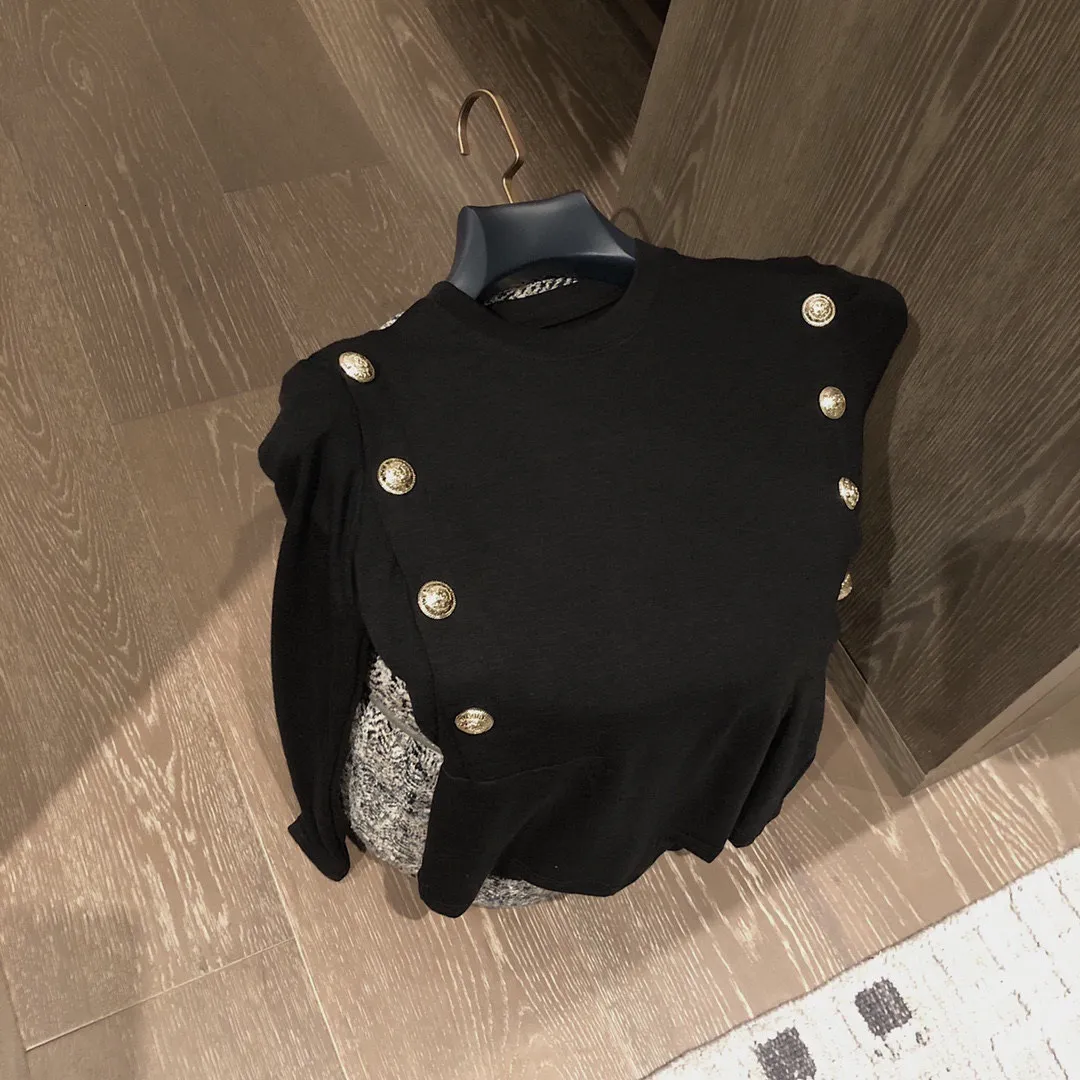 21SS Kvinnor T Shirt Designer Kläder DeisGner Höst Dubbelrum Metallknapp Textur Mångsidig Slim Round Neck Långärmad Pullover Top