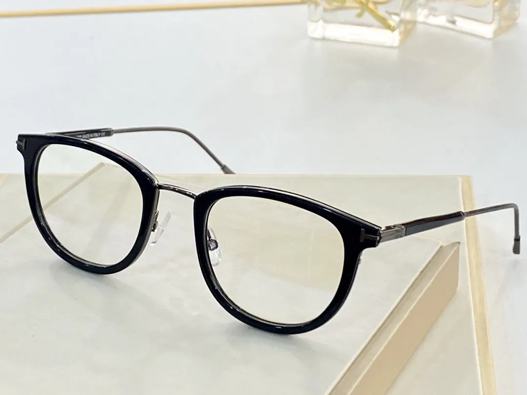 5612 Gözlük Çerçeve Temiz Lens Erkek ve Kadın Gözlükleri Miyopya gözlükler Retro Oculos de Grau Erkek ve Kadın Miyopya gözlükleri FRAM270P
