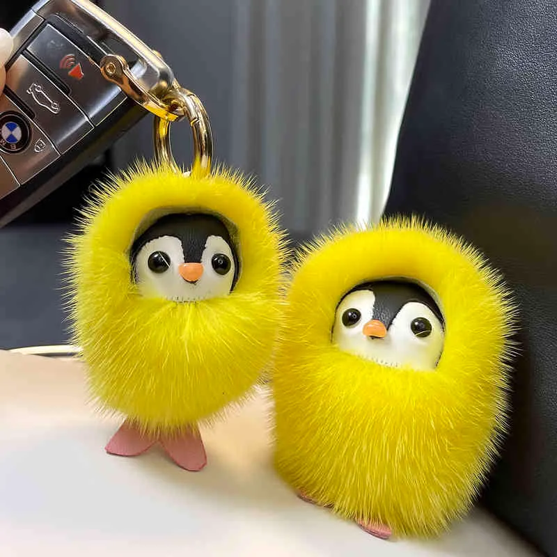 Luxury Real Mink Fur Yellow Pengui Hängsmycke Keychain Leksaker Söt Penguin KeyRing Bag Bil Key Ornament Plush Trinket Smycken Gifts