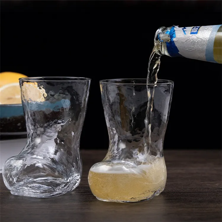 Accueil Verres à vin 300ml Creative Boot Forme Tasse en verre Tasse à café transparente Lait Jus Bar Club Tasses à bière Tasses à cocktail Personaliy Gift ZC961